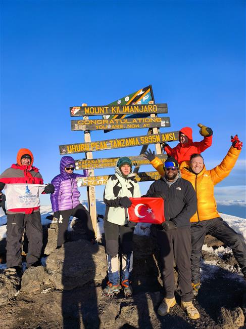 AFRİKA KİLİMANJARO TIRMANIŞI VE SAFARİ GEZİSİ SUNUMU